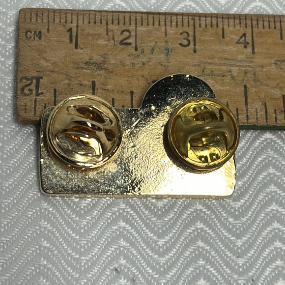 Fitness award lapel pi. For collecting 2006 police - Picture 2 of 2